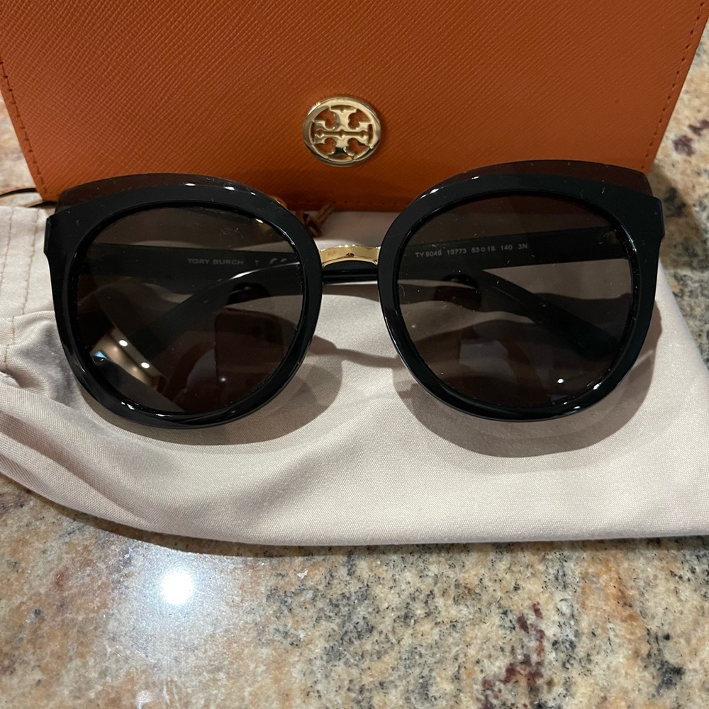 Sunglasses 🕶️